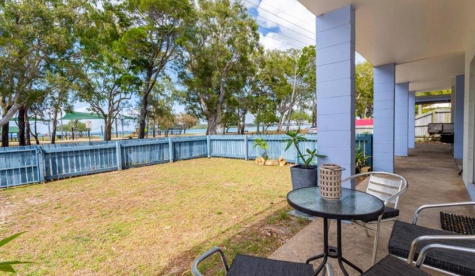 Charm and Comfort in this Ground floor unit with water views! Welsby Pde, Bongaree