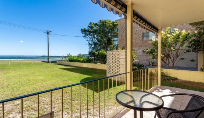 Great Views, ground floor unit Clearview Apartments South Esplande, Bongaree