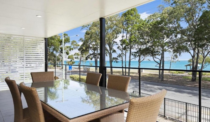 Waterfront Retreat with room for a boat - Welsby Pde, Bongaree