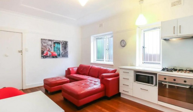 Quiet 1 Bedroom Apartment 5 Minutes From CBD