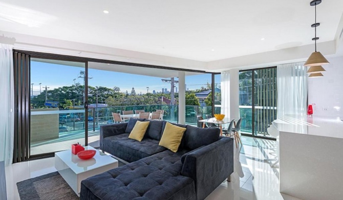 The Princess of Bulimba - Executive 3BR Bulimba Apartment with Large Balcony Next to Oxford St