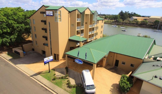 Burnett Riverside Hotel