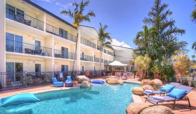 Cairns Queenslander Hotel & Apartments