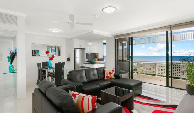 Cairns Luxury Seafront Apartment