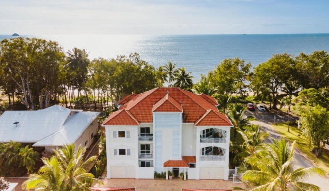 Villa Beach Palm Cove