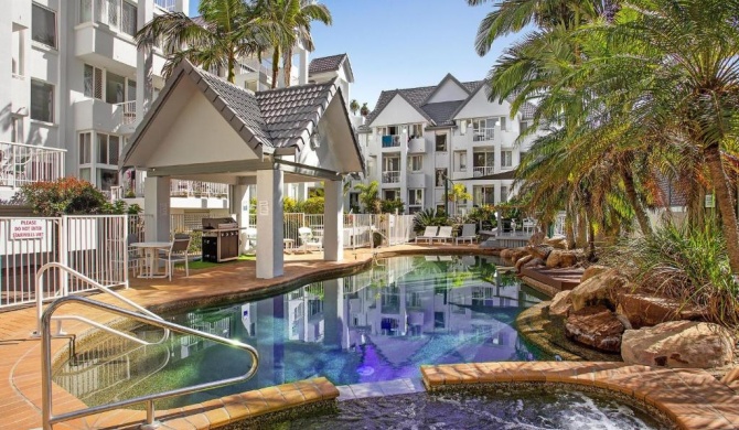 Bay Apartments unit 10 - Easy walk to Coolangatta and Tweed Heads