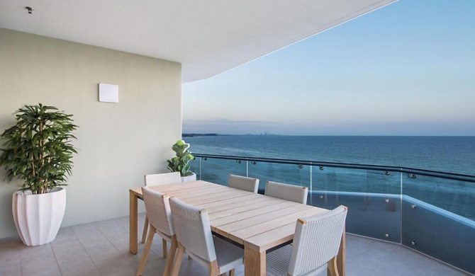 ICONIC UNIT 1504 - BRAND NEW BEACHFRONT APARTMENT IN KIRRA COOLANGATTA