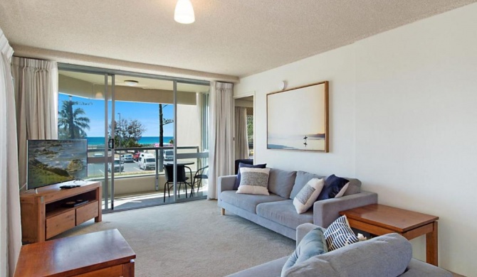 Kooringal Unit 3 - Wi-Fi included in this great value apartment right on Greenmount Beach Coolangatta