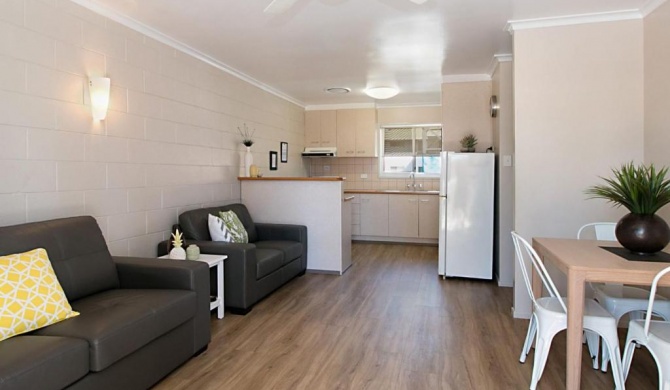 Mavic Court Unit 4 - Walk to Rainbow Bay Beach, Coolangatta and Tweed Heads