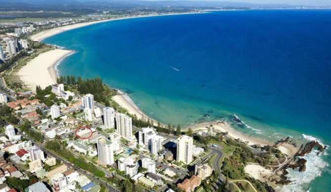 Maybury unit 1 - 70 Metres walk to Rainbow Bay beach, Coolangatta