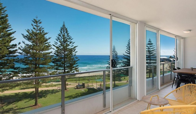 Rainbow Pacific Unit 20 - Beachfront unit Rainbow Bay Coolangatta, Southern Gold Coast