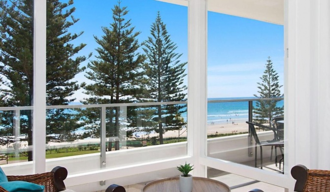 Rainbow Pacific Unit 9 - Right on the beach in Rainbow Bay Coolangatta Gold Coast