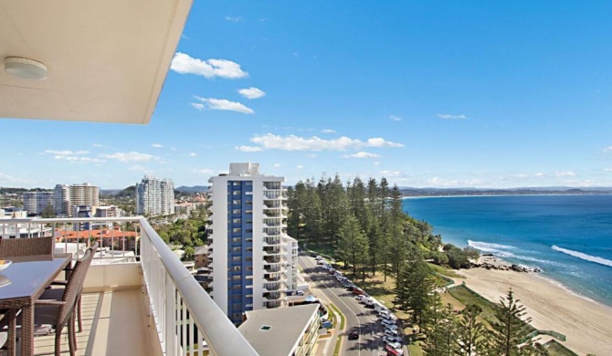 Rainbow Place unit 43 - Top floor apartment with views along the whole Gold Coast