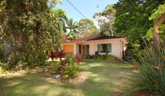 35 Santa Monica Avenue Coolum Beach, Pet Friendly, Linen Included