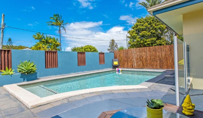 Coolum Waves Pet Friendly Holiday House