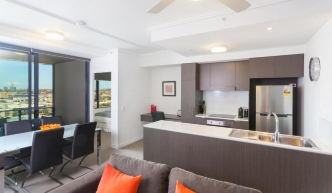 Keeping Cool on Connor - Executive 2BR Fortitude Valley apartment with pool and views