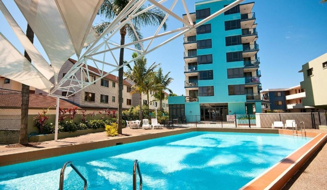 Aqualine Apartments On The Broadwater