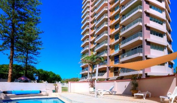 Narrowneck Court Holiday Apartments