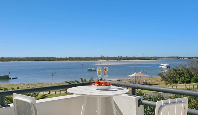 Sandcastles On The Broadwater