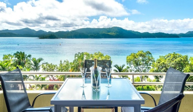 Lagoon Beachfront Lodge 201 on Hamilton Island by HamoRent