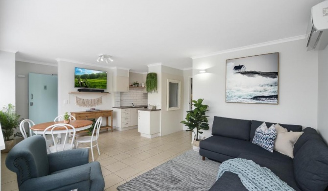 Renovated Moololaba Unit 100m To Beach