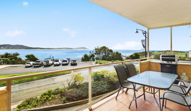 Relax With Ocean Facing Unit at Terrrigal Beach