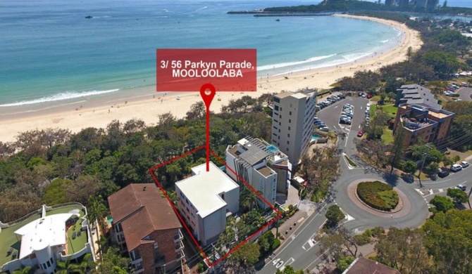 Windmill 3 - Three Bedroom Beachside Apartment on Parkyn Parade!