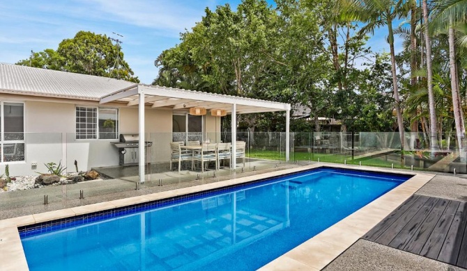 Poolside Noosa Oasis - Pet Friendly