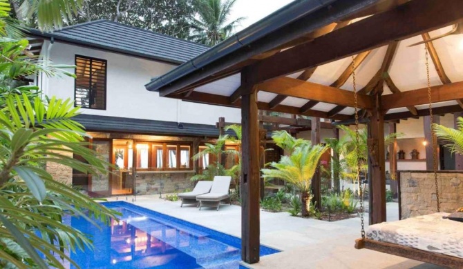 Spice At Oak Award Winning Luxury Absolute Oceanfront House Oak Beach Near Port Douglas