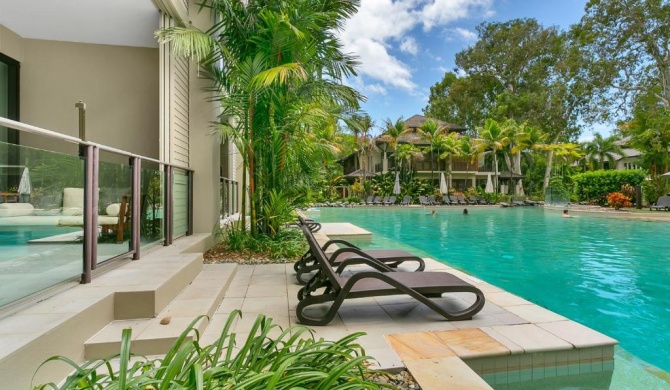 Swim Out Apartments in Triton Street Beachfront Resort Palm Cove