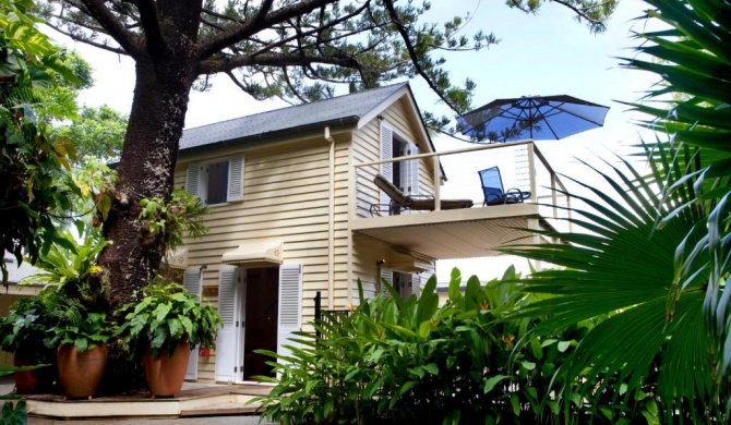 Port Douglas Cottage & Lodge