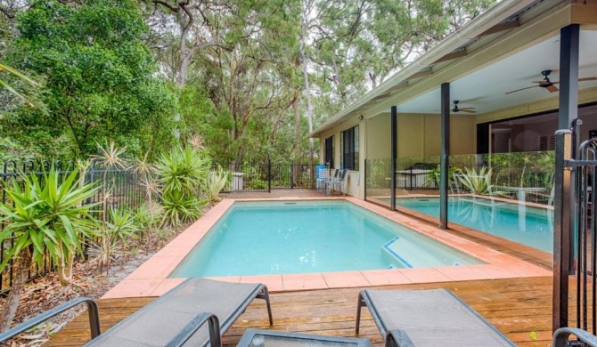 8 Ibis Court - Rainbow Shores, Swimming Pool, Walk to Beach, Executive Beach House