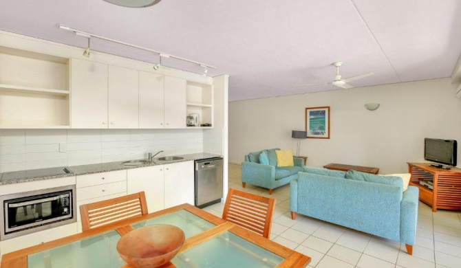 Baden 61 - Rainbow Shores, Air conditioned Unit, Walk To Beach, Pool, Tennis court