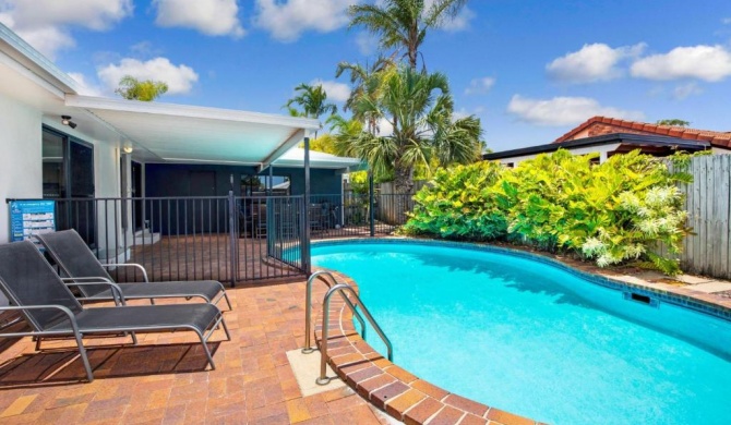 Sunyata Beach House - Rainbow Beach, Beachside escape with a pool, pet friendly and Wi-Fi