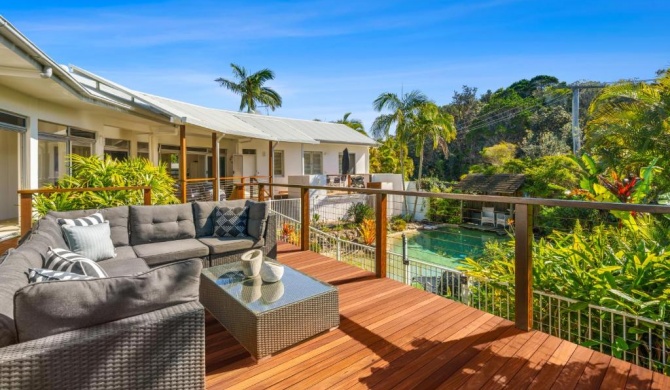 A Tropical Family Oasis in Sunshine Beach