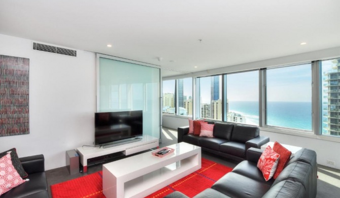 3 Bedroom Ocean View Private Apartment in Surfers Paradise