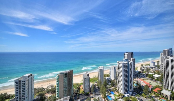 Deluxe Private Apartment in Surfers Paradise