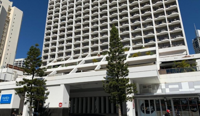 High Floor Ocean View at Surfers Paradise - Hotel Studio