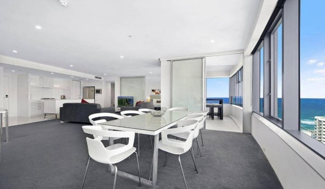 Luxury 3 Bedroom in heart of Surfers Paradise