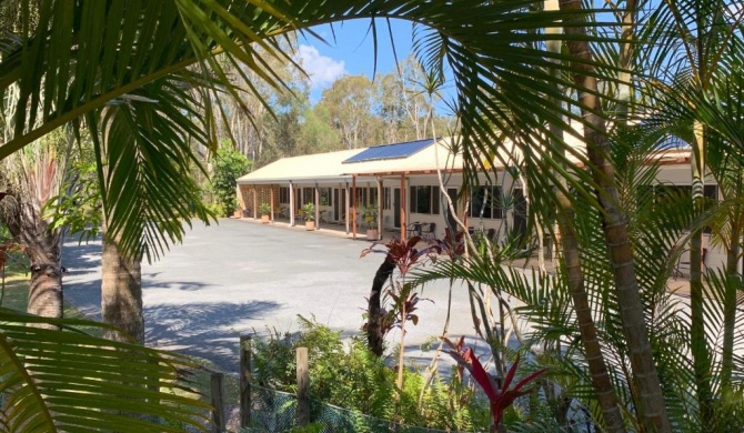 Tin Can Bay Motel