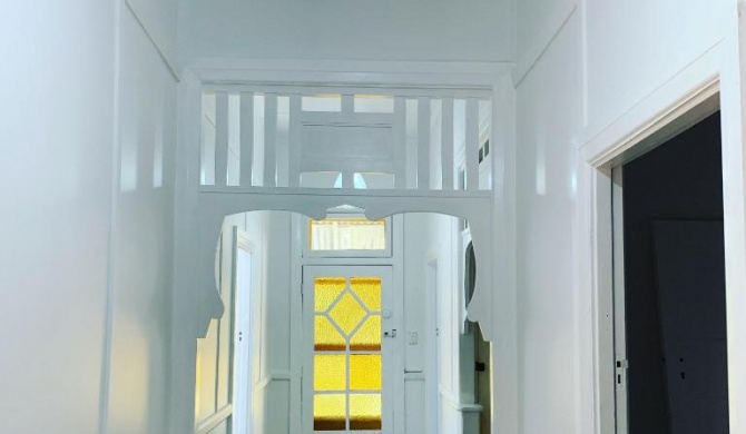 Yellow Door House Adelong