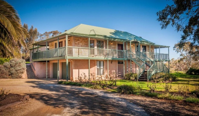 Lindsay House Homestead