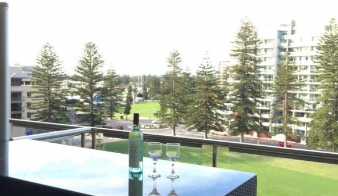 Beachside Luxury getaway in Glenelg