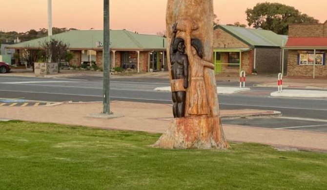 Lake Albert Motel