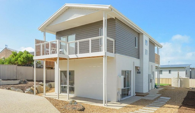 Boomer Beach Retreat - Pet-Friendly - WiFi