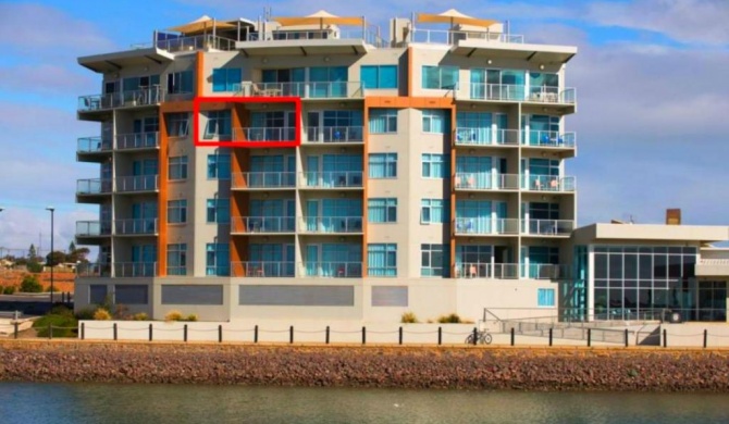 Wallaroo Marina Luxury Apartment